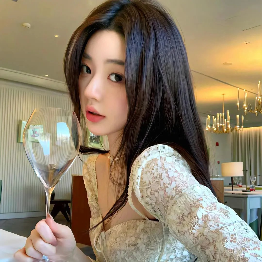 碧窗艳影
